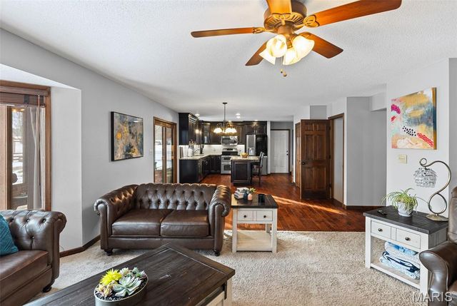 22 Waterford Lane, Glen Carbon, IL 62034