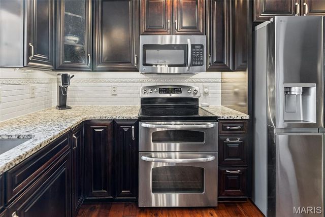 22 Waterford Lane, Glen Carbon, IL 62034