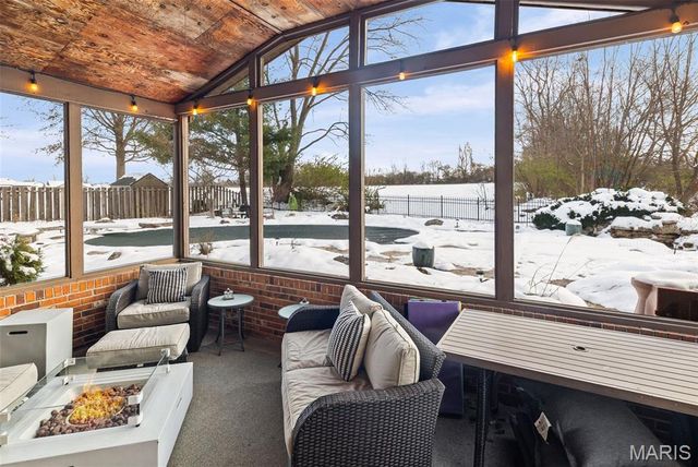 22 Waterford Lane, Glen Carbon, IL 62034