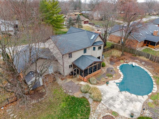 22 Waterford Lane, Glen Carbon, IL 62034