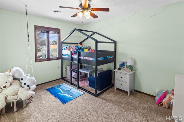 22 Waterford Lane, Glen Carbon, IL 62034