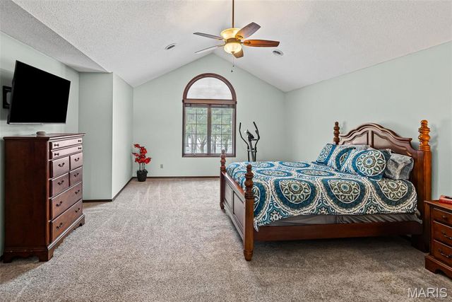 22 Waterford Lane, Glen Carbon, IL 62034