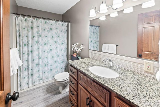 22 Waterford Lane, Glen Carbon, IL 62034