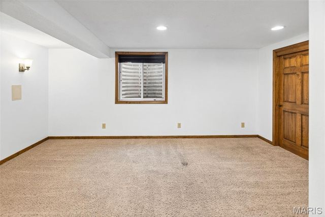 22 Waterford Lane, Glen Carbon, IL 62034