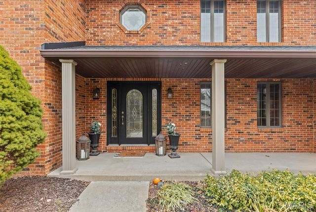 22 Waterford Lane, Glen Carbon, IL 62034