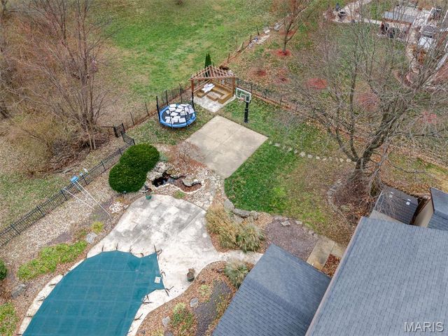 22 Waterford Lane, Glen Carbon, IL 62034