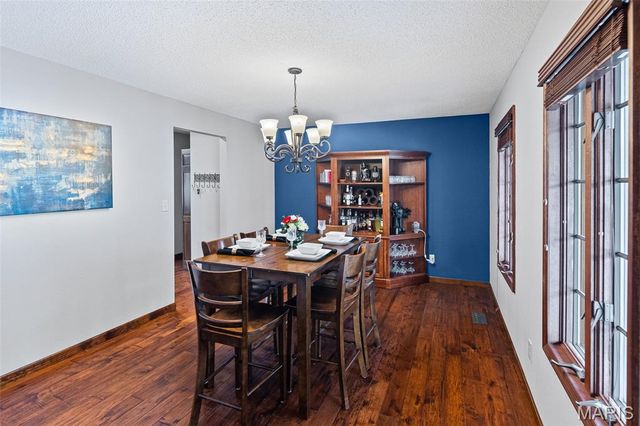 22 Waterford Lane, Glen Carbon, IL 62034