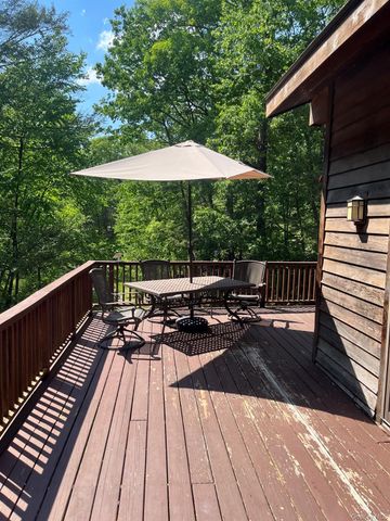 82 Indian Lake Road, Putnam Valley, NY 10579