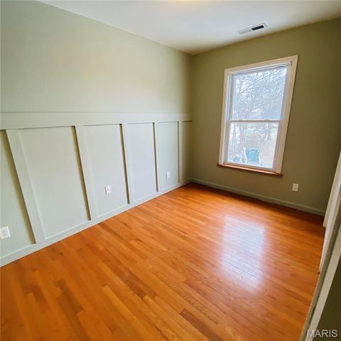 814 Eureka Rd, Eureka, MO 63025