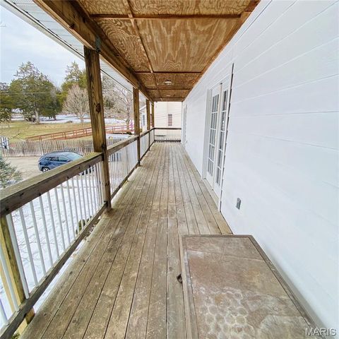 814 Eureka Rd, Eureka, MO 63025