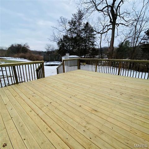 814 Eureka Rd, Eureka, MO 63025