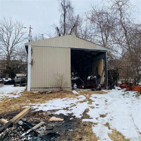 814 Eureka Rd, Eureka, MO 63025