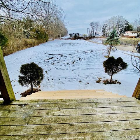 814 Eureka Rd, Eureka, MO 63025