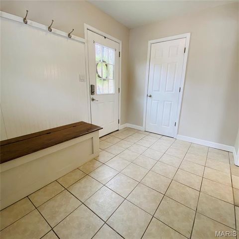 814 Eureka Rd, Eureka, MO 63025