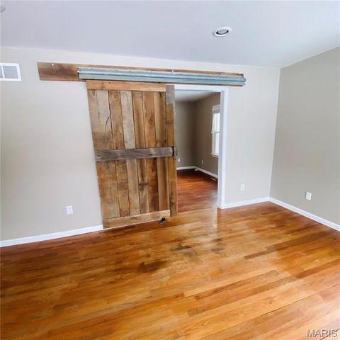 814 Eureka Rd, Eureka, MO 63025