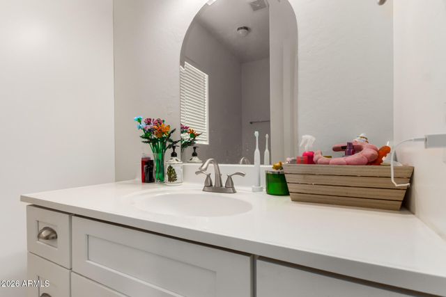 7114 E GRANDVIEW Street, Mesa, AZ 85207