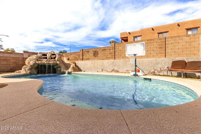 7114 E GRANDVIEW Street, Mesa, AZ 85207