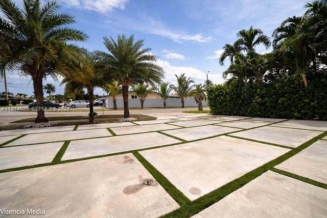 6271 NW 110th St, Hialeah, FL 33012