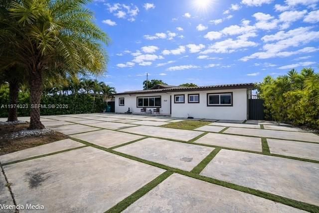 6271 NW 110th St, Hialeah, FL 33012