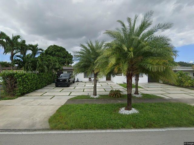 6271 NW 110th St, Hialeah, FL 33012