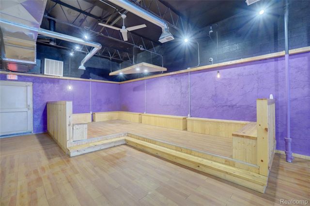 19612 SCHOENHERR Street, Detroit, MI 48205