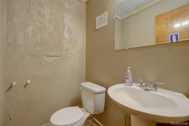 19612 SCHOENHERR Street, Detroit, MI 48205