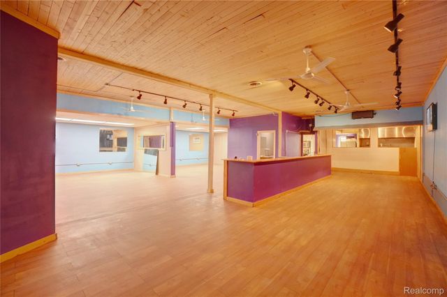 19612 SCHOENHERR Street, Detroit, MI 48205