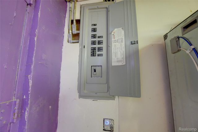 19612 SCHOENHERR Street, Detroit, MI 48205