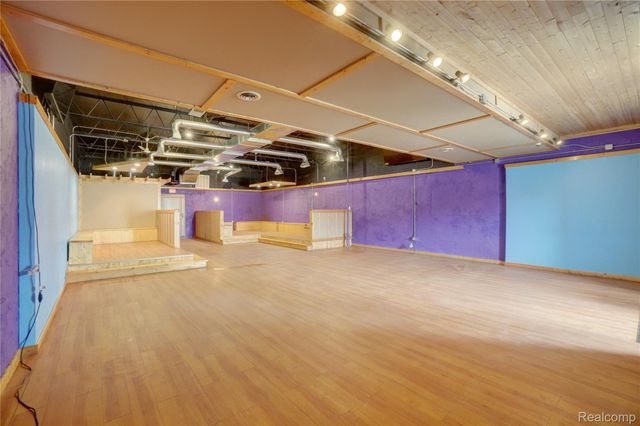 19612 SCHOENHERR Street, Detroit, MI 48205