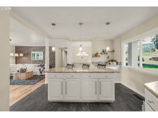 4575 EAGLE CREST Rd, Salem, OR 97304