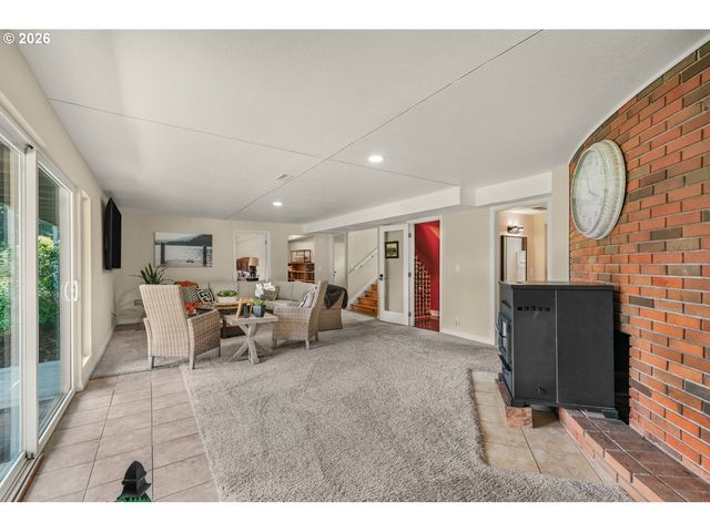 4575 EAGLE CREST Rd, Salem, OR 97304