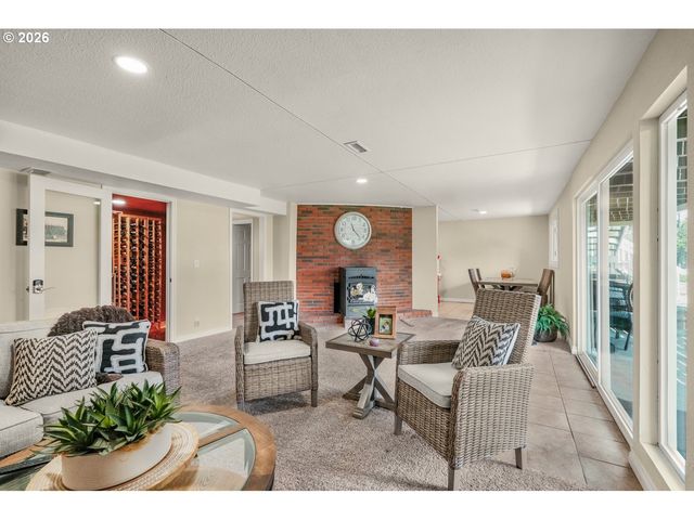 4575 EAGLE CREST Rd, Salem, OR 97304