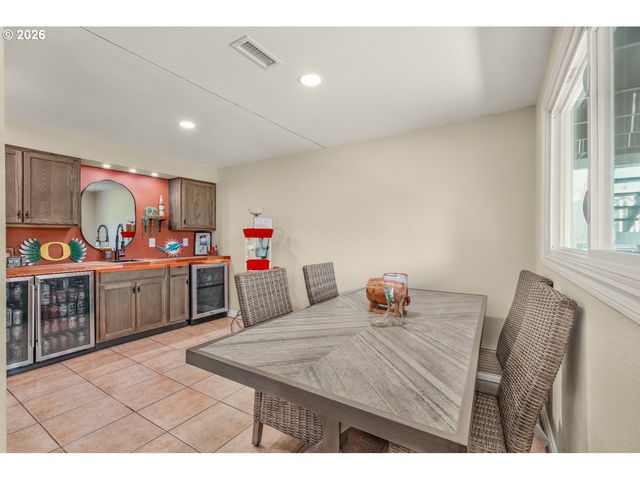 4575 EAGLE CREST Rd, Salem, OR 97304