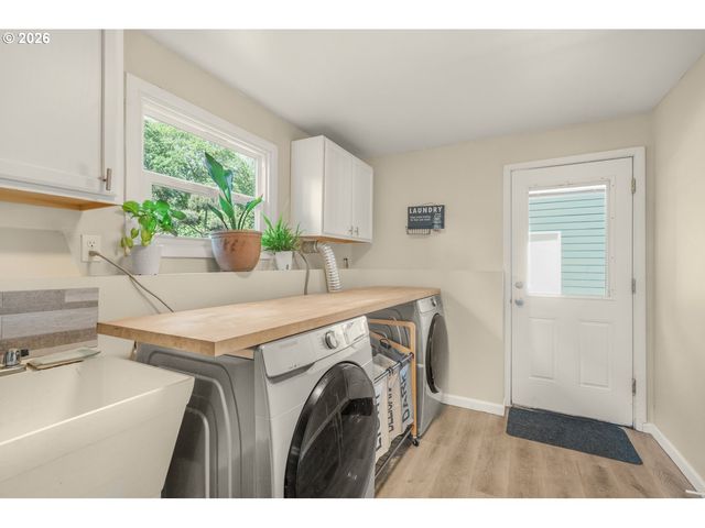 4575 EAGLE CREST Rd, Salem, OR 97304