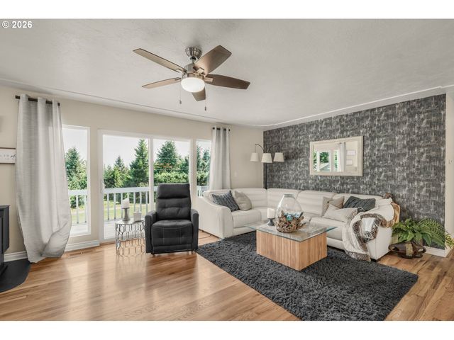 4575 EAGLE CREST Rd, Salem, OR 97304