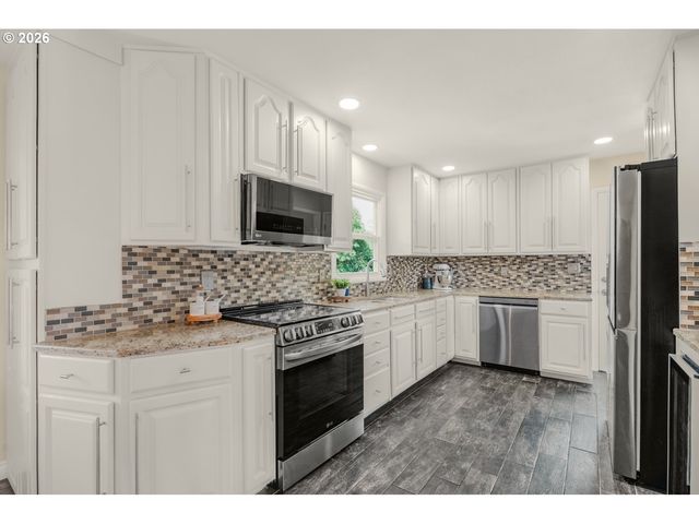 4575 EAGLE CREST Rd, Salem, OR 97304