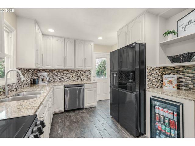 4575 EAGLE CREST Rd, Salem, OR 97304