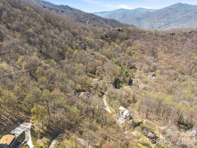 210 Apple Creek Road, Waynesville, NC 28786