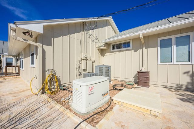 667 Ranch Rim, Hunt, TX 78024