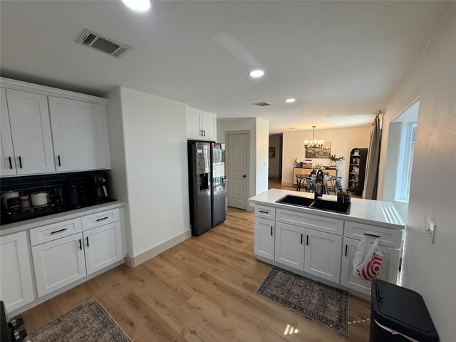 7509 Mockingbird Lane, Texas City, TX 77591