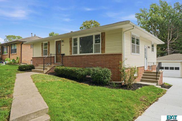 840 S 45th Street, Lincoln, NE 68510