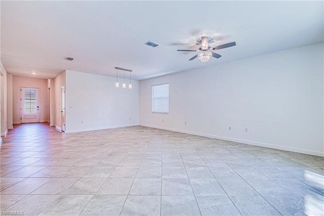9146 Leatherwood LOOP, Lehigh Acres, FL 33936