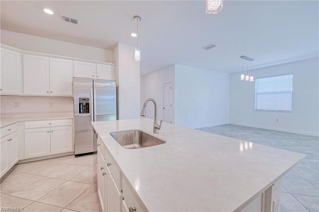 9146 Leatherwood LOOP, Lehigh Acres, FL 33936