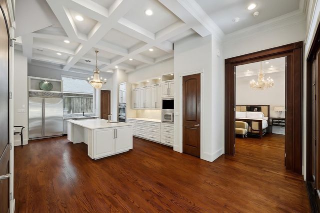 2247 Bartlett Street, Houston, TX 77098