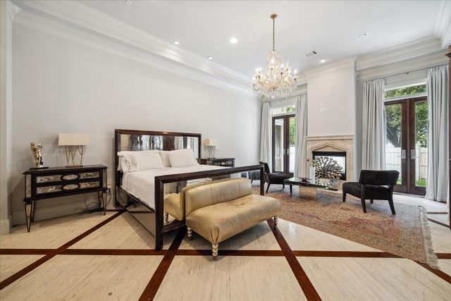 2247 Bartlett Street, Houston, TX 77098