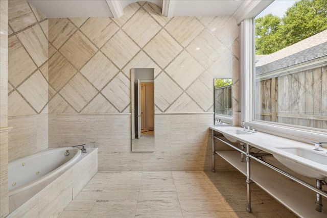 2247 Bartlett Street, Houston, TX 77098