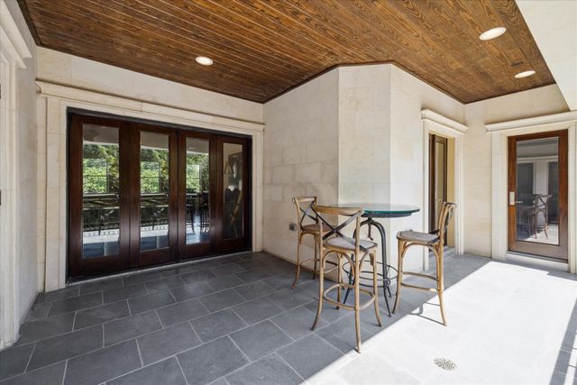 2247 Bartlett Street, Houston, TX 77098