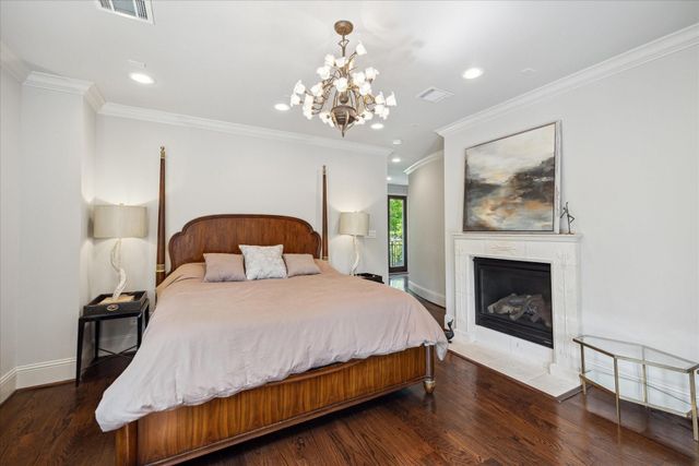 2247 Bartlett Street, Houston, TX 77098