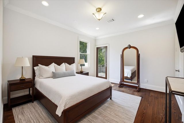 2247 Bartlett Street, Houston, TX 77098