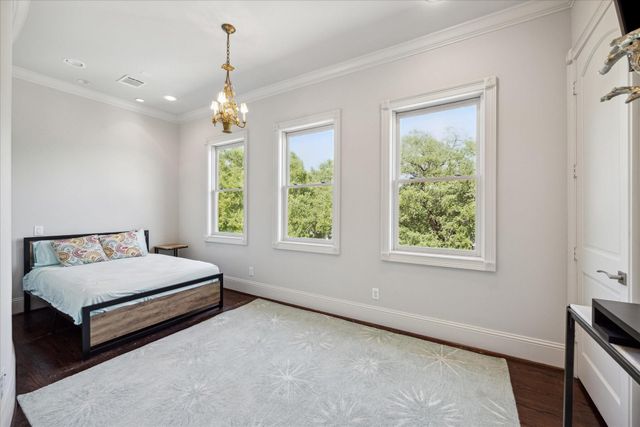 2247 Bartlett Street, Houston, TX 77098